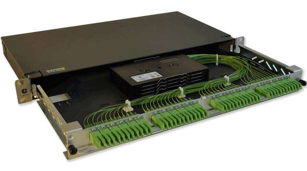 Telescoping fiber interconnect unit